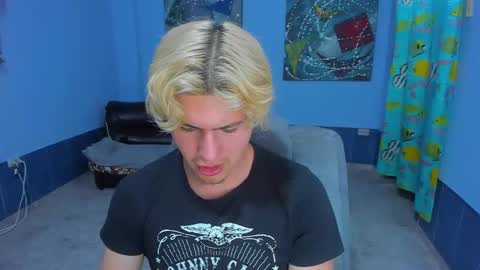 Snapshot of patrik027 chatting on October 30, 12:46 am .... online show from October 30, 12:46 am