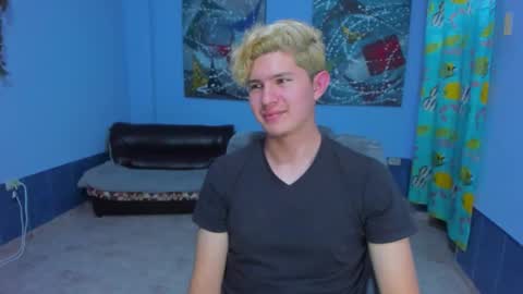 Snapshot of patrik027 chatting on October 15, 10:39 pm .... online show from October 15, 10:39 pm