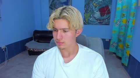 Snapshot of patrik027 chatting on October 27, 8:22 pm .... online show from October 27, 8:22 pm