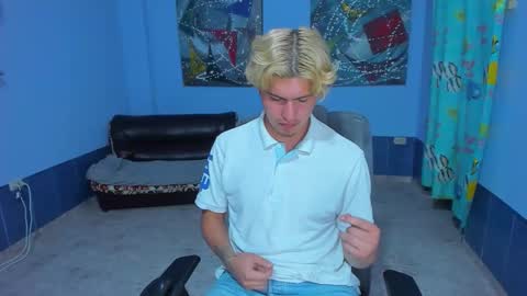 Snapshot of patrik027 chatting on October 24, 3:41 am .... online show from October 24, 3:41 am