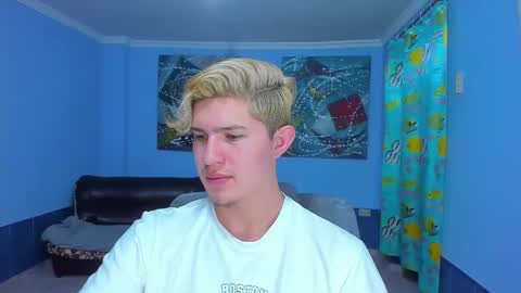 Snapshot of patrik027 chatting on October 16, 10:40 pm .... online show from October 16, 10:40 pm