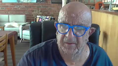 Snapshot of patvac chatting on December 31, 12:43 am patvac online show from December 31, 12:43 am