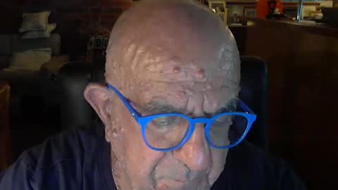 Snapshot of patvac chatting on March 10, 12:49 pm patvac online show from March 10, 12:49 pm