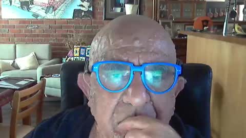 Snapshot of patvac chatting on December 17, 5:40 am patvac online show from December 17, 5:40 am