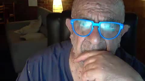 Snapshot of patvac chatting on December 2, 1:22 pm patvac online show from December 2, 1:22 pm