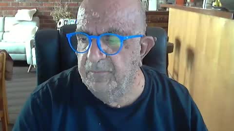 Snapshot of patvac chatting on February 21, 12:27 am patvac online show from February 21, 12:27 am