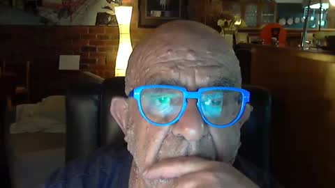Snapshot of patvac chatting on December 6, 2:06 pm patvac online show from December 6, 2:06 pm