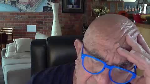 Snapshot of patvac chatting on December 5, 11:07 pm patvac online show from December 5, 11:07 pm