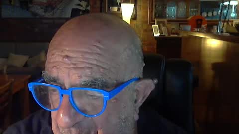 Snapshot of patvac chatting on December 22, 1:44 pm patvac online show from December 22, 1:44 pm