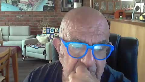 Snapshot of patvac chatting on December 14, 11:12 pm patvac online show from December 14, 11:12 pm
