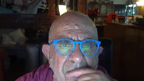 Snapshot of patvac chatting on March 3, 12:54 pm patvac online show from March 3, 12:54 pm