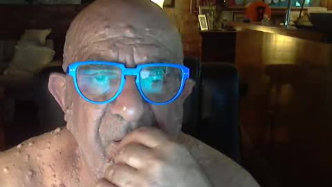 Snapshot of patvac chatting on February 9, 12:52 pm patvac online show from February 9, 12:52 pm