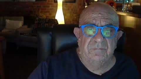 Snapshot of patvac chatting on February 25, 1:39 pm patvac online show from February 25, 1:39 pm