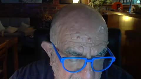 Snapshot of patvac chatting on December 27, 1:50 pm patvac online show from December 27, 1:50 pm