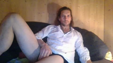 paueriwan online show from December 14, 9:46 pm