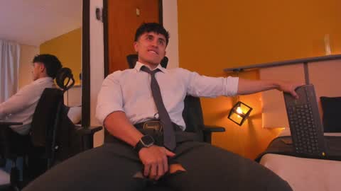 Snapshot of paul_evanss chatting on December 31, 1:08 pm Paul online show from December 31, 1:08 pm