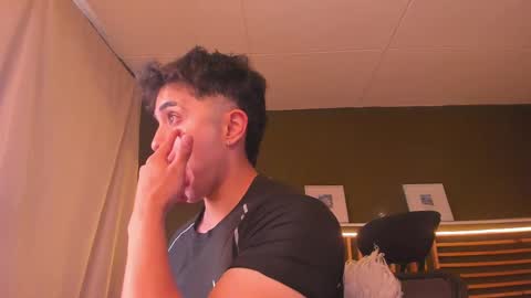 Snapshot of paul_evanss chatting on March 11, 12:28 pm Paul online show from March 11, 12:28 pm
