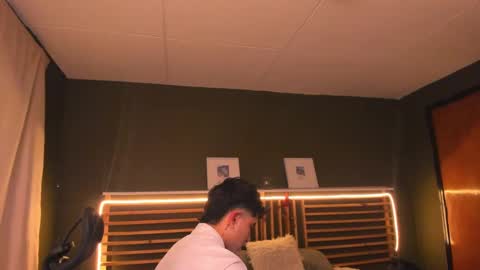 Snapshot of paul_evanss chatting on March 3, 12:32 pm Paul online show from March 3, 12:32 pm