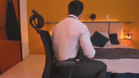 Snapshot of paul_evanss chatting on December 5, 2:44 pm Paul online show from December 5, 2:44 pm