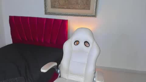 Paull George online show from February 2, 9:34 pm