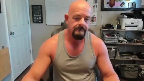 Justeffingaround online show from November 11, 6:46 pm