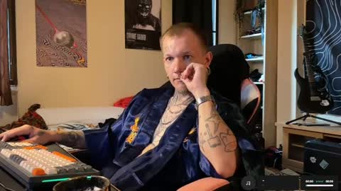 Paul online show from April 25, 8:17 am