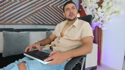 Paul Rivera online show from June 22, 8:24 pm