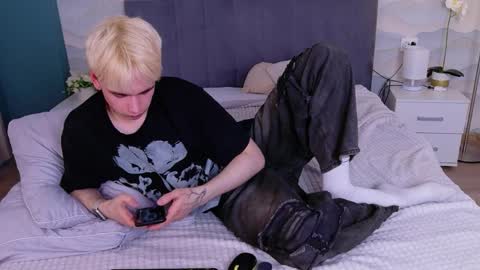 Paul online show from April 1, 1:41 pm