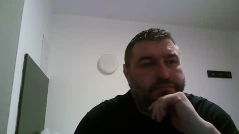 pauljr85 online show from June 18, 9:53 pm