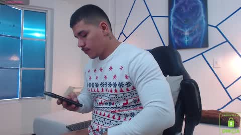 Snapshot of paulo_allen chatting on December 24, 1:28 pm Paulo online show from December 24, 1:28 pm