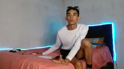 Snapshot of paulosex12 chatting on October 23, 12:36 am paulosex12 online show from October 23, 12:36 am