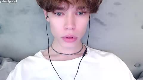 Snapshot of pawclaw chatting on October 21, 10:51 am pawclaw online show from October 21, 10:51 am