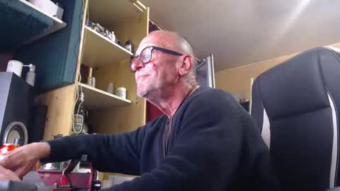pc8474408 online show from May 5, 7:03 pm