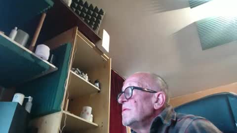 pc8474408 online show from April 25, 6:16 pm