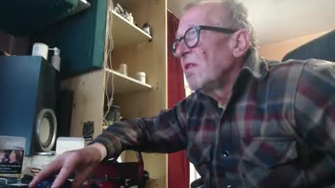 pc8474408 online show from April 1, 9:11 am