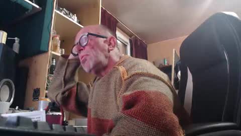 pc8474408 online show from May 16, 9:17 am