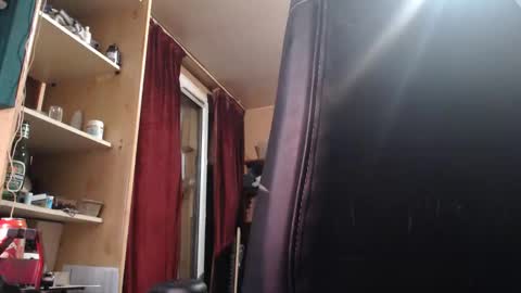 pc8474408 online show from May 7, 9:04 pm