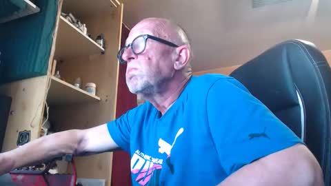 pc8474408 online show from April 22, 6:34 pm