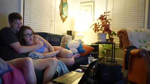 peachespunkins online show from October 4, 3:55 am
