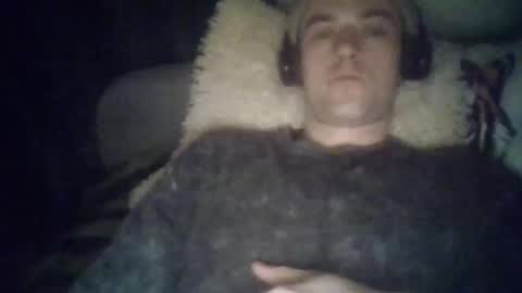 peanutbutter777777 online show from April 25, 8:39 pm