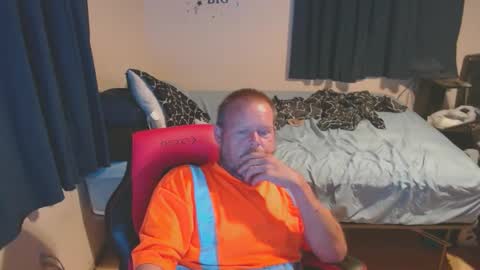 Snapshot of pecker40 chatting on September 16, 11:27 pm pecker40 online show from September 16, 11:27 pm