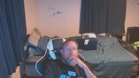 Snapshot of pecker40 chatting on February 14, 3:11 am pecker40 online show from February 14, 3:11 am