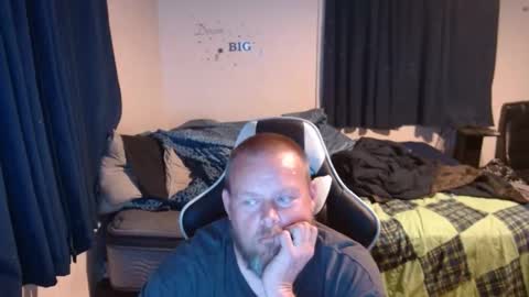 Snapshot of pecker40 chatting on January 9, 12:35 am pecker40 online show from January 9, 12:35 am