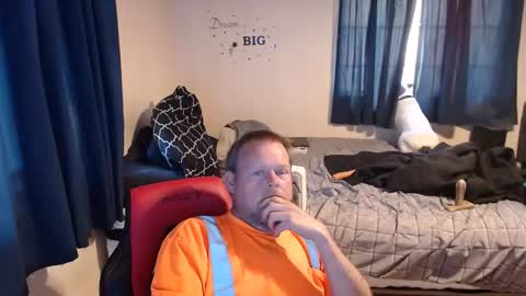 pecker40 online show from October 31, 7:06 pm