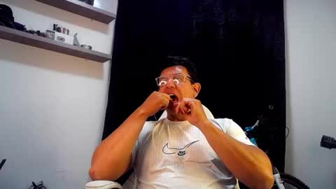 Pedro online show from May 4, 1:51 am