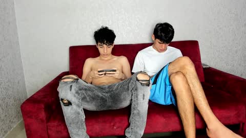 Snapshot of pelusos_mens chatting on January 29, 8:46 pm CAIN-19 ALLEN-18 RONALD-18 AUSTIN-18 MOD DANTE online show from January 29, 8:46 pm