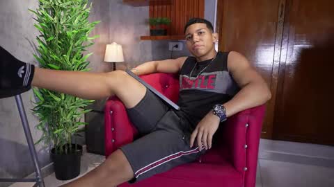 Snapshot of percy_god chatting on October 18, 9:09 pm percy_god online show from October 18, 9:09 pm