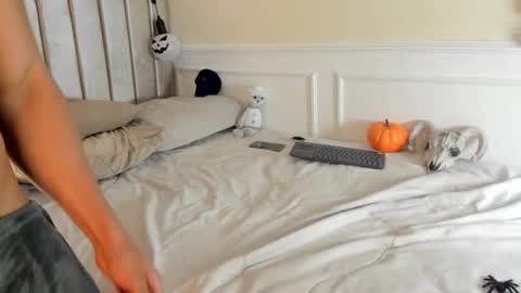 Snapshot of percy_god chatting on October 29, 10:24 pm percy_god online show from October 29, 10:24 pm