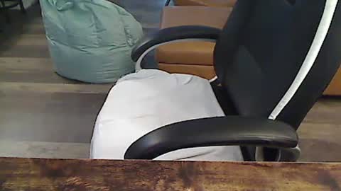 Snapshot of perfecto1957 chatting on September 21, 4:07 pm perfecto1957 online show from September 21, 4:07 pm