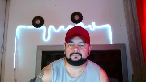 Snapshot of perverseveteranmanxxx chatting on October 1, 2:21 pm Carlos online show from October 1, 2:21 pm